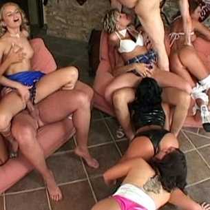 Comiendo pollas de tres en tres